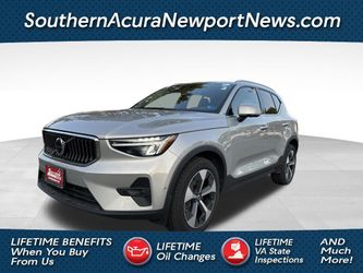 2025 Volvo XC40