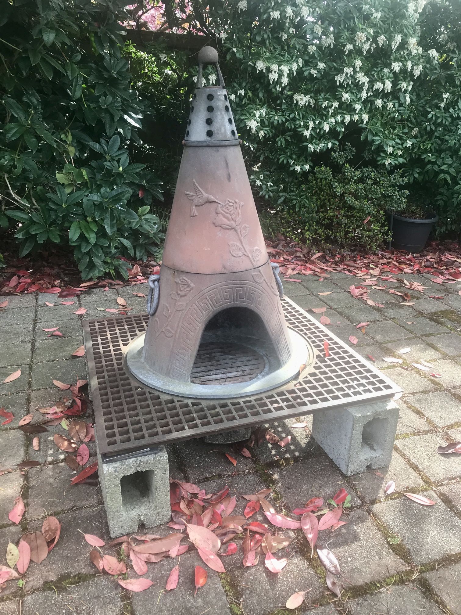 Outdoor Fireplace / Chiminera
