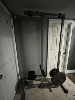 Lat Pull Down Machine (Comes with Plates)