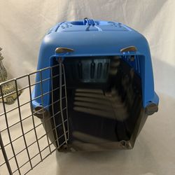 Blue Pet Carrier/kennel