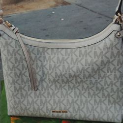 Micheal Kors Purse