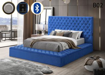 UPHOLSTERY PLATFORM STORAGE BED NEW IN BOX