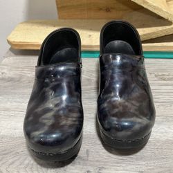 Dansko Patent Navy Blue Leather Slip On Clogs Women’s Size  EUR 38