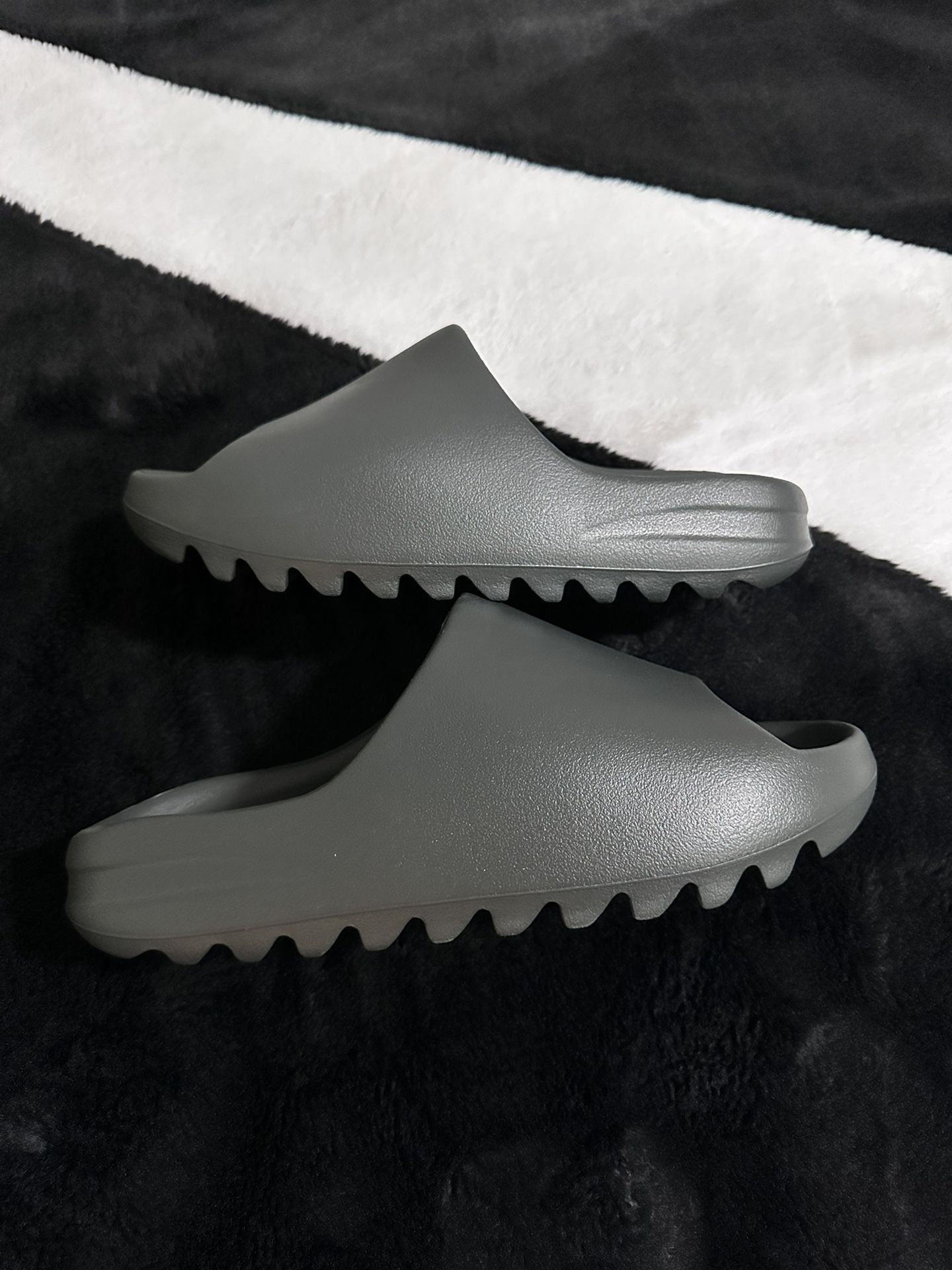 adidas Yeezy Slide Dark Onyx Sizes 11 & 12 DS OG ALL 100% Authentic