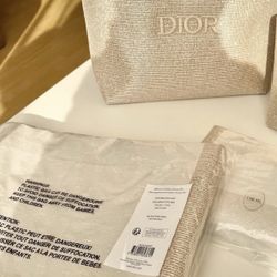 Women Valentine Gift Makeup Large Pouch Regalos Mujer Valentine, Retail $180