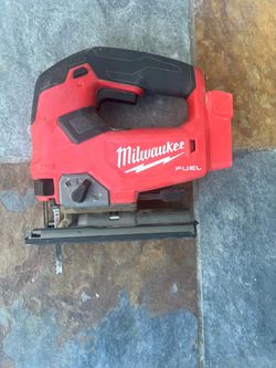 Milwaukee cordless Saw