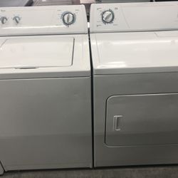 Matching Whirlpool Washer Dryer Set 