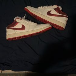 Air Jordan 1 Low SE Ruby Red Size 10.5 Women 