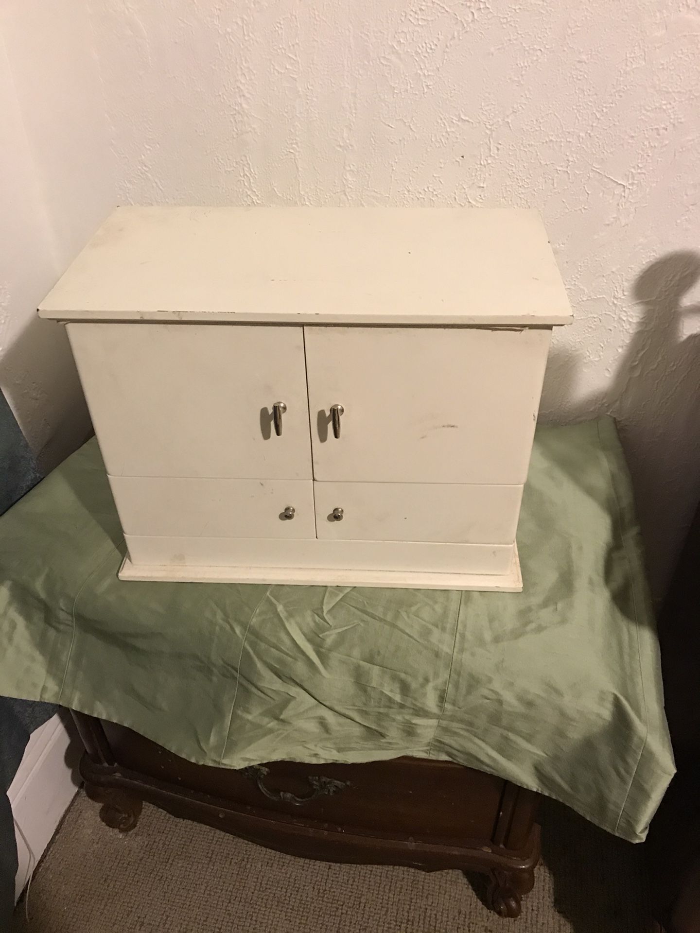 Lori Grienier organizing case of drawers
