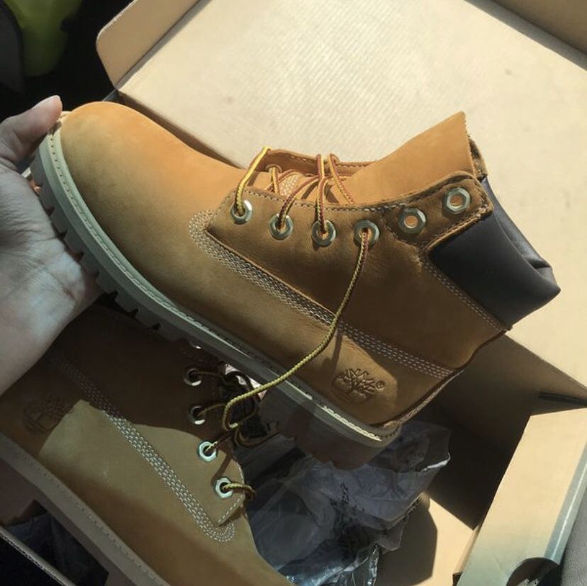 Timberland Boots. FEMALE SZ-4