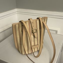 Like New Dooney And Bourke Handbags