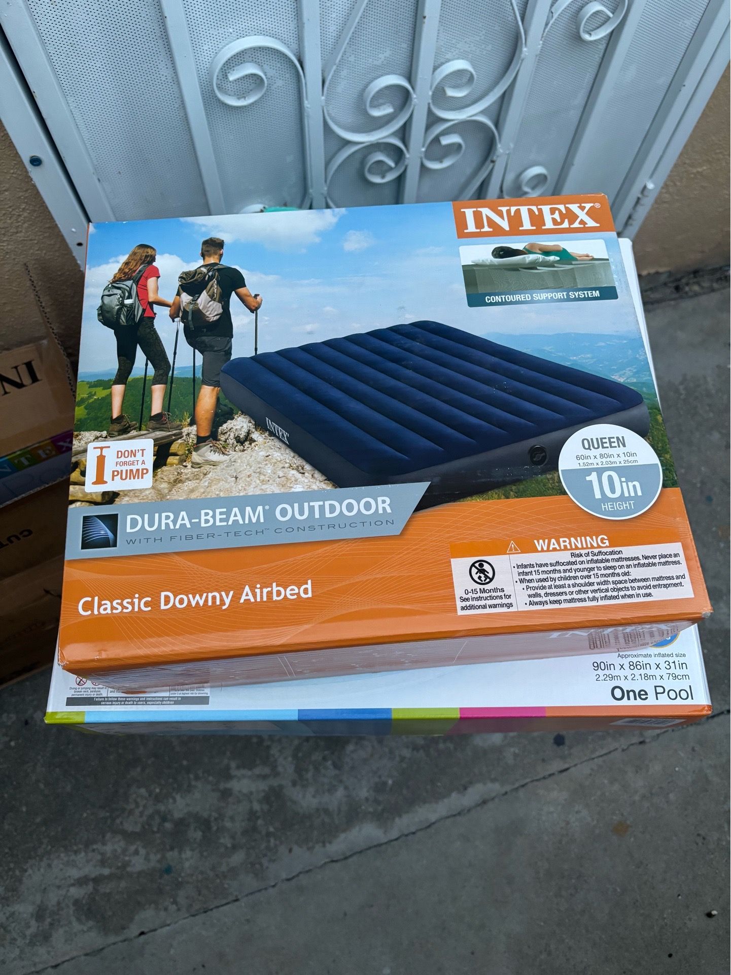 Intex 10 inch queen inflatable air bed
