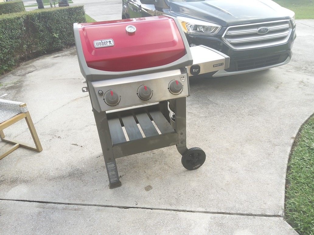 Weber grill ( NEEDS TO GO ASAP ) will take best offers