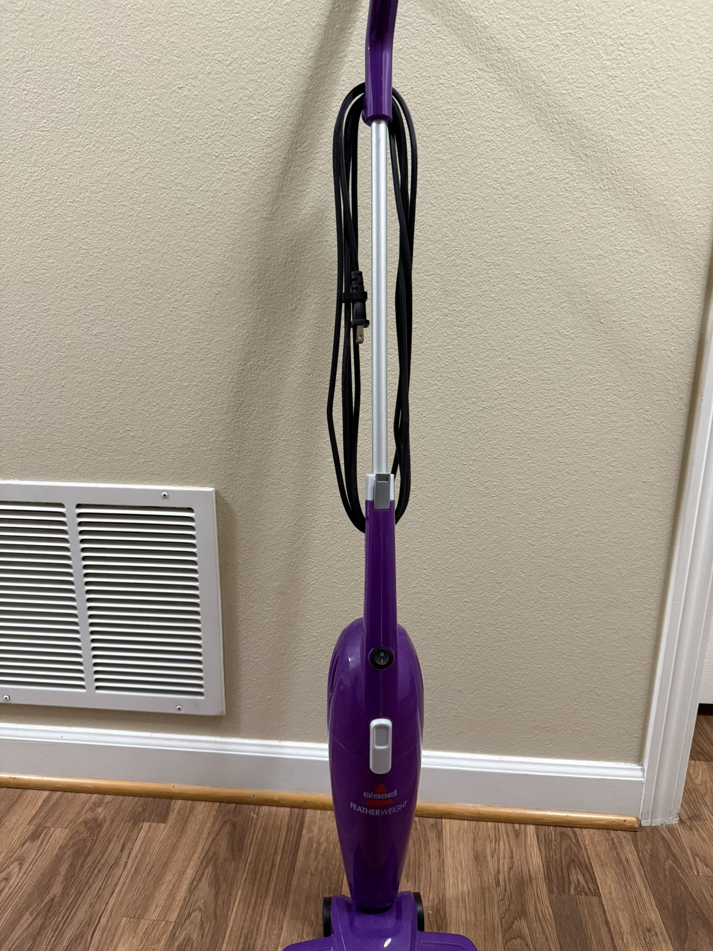 Bisell Featherweight Vacuum Cleaner