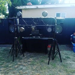 DJ