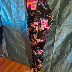 Women's leggings available LXL