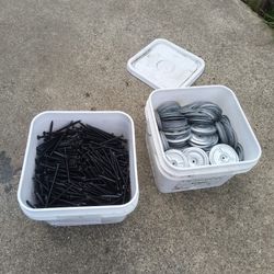 TPO INSOLATION PLATES AND SCREWS SIZE 4 