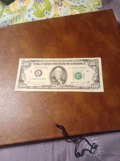 100 Dollar Bill