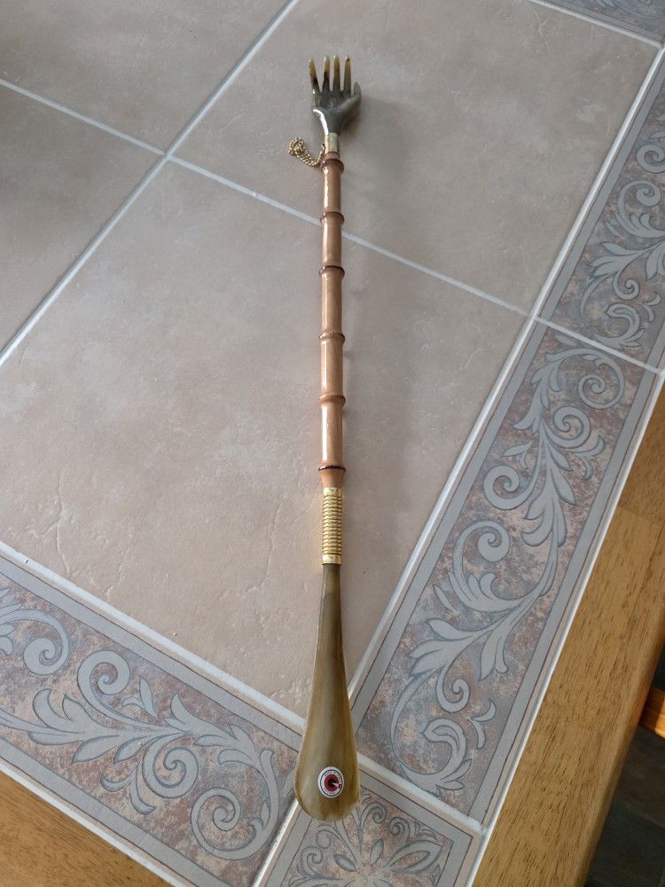 Itialian Made Back Scratcher with Wooden Handle And Shoe Horn