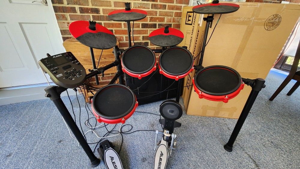 Alesis Nitro Mesh Drum Kit