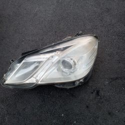 2010-2013 Mercedes E350 (E Class Headlights (Halogen Bulbs) Driver's Side Oem.