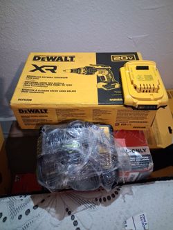 Screwgun 180$ Dewalt  nuevas pila y cargador  XR