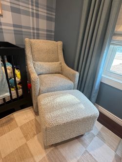 Babyletto Swivel and Ottoman
