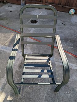 4 Outdoor Chairs. Metal Frame. Dark Green