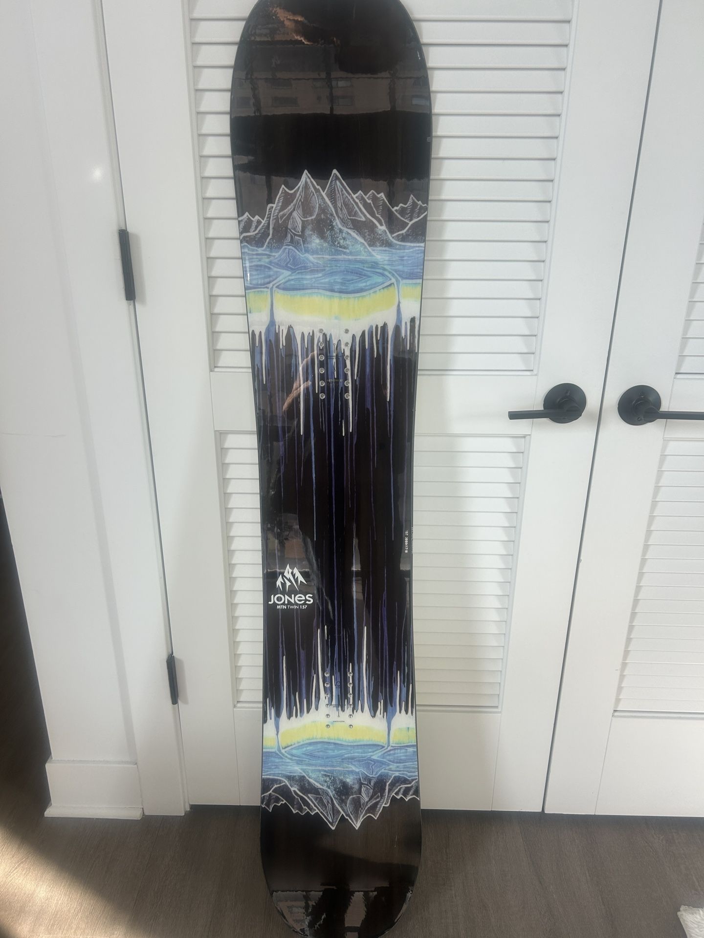 Snowboard Jones Mountain Twin 157