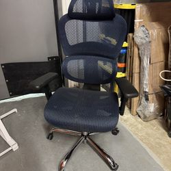 Black Office Chair With Arms