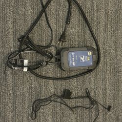 NAPA 2A Trickle Charger