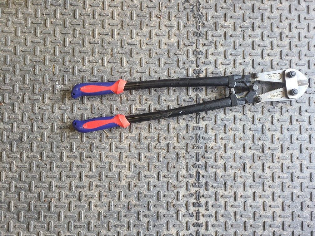bolt cutters