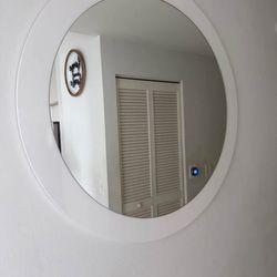 Round mirror ! Dorado Furniture