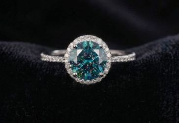 **IS IT GREEN,  IS IT BLUE** 1.5 Carat Portuguese Moissanite Ring *Size:ADJUSTABLE*