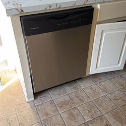 Frigidaire Dishwasher 