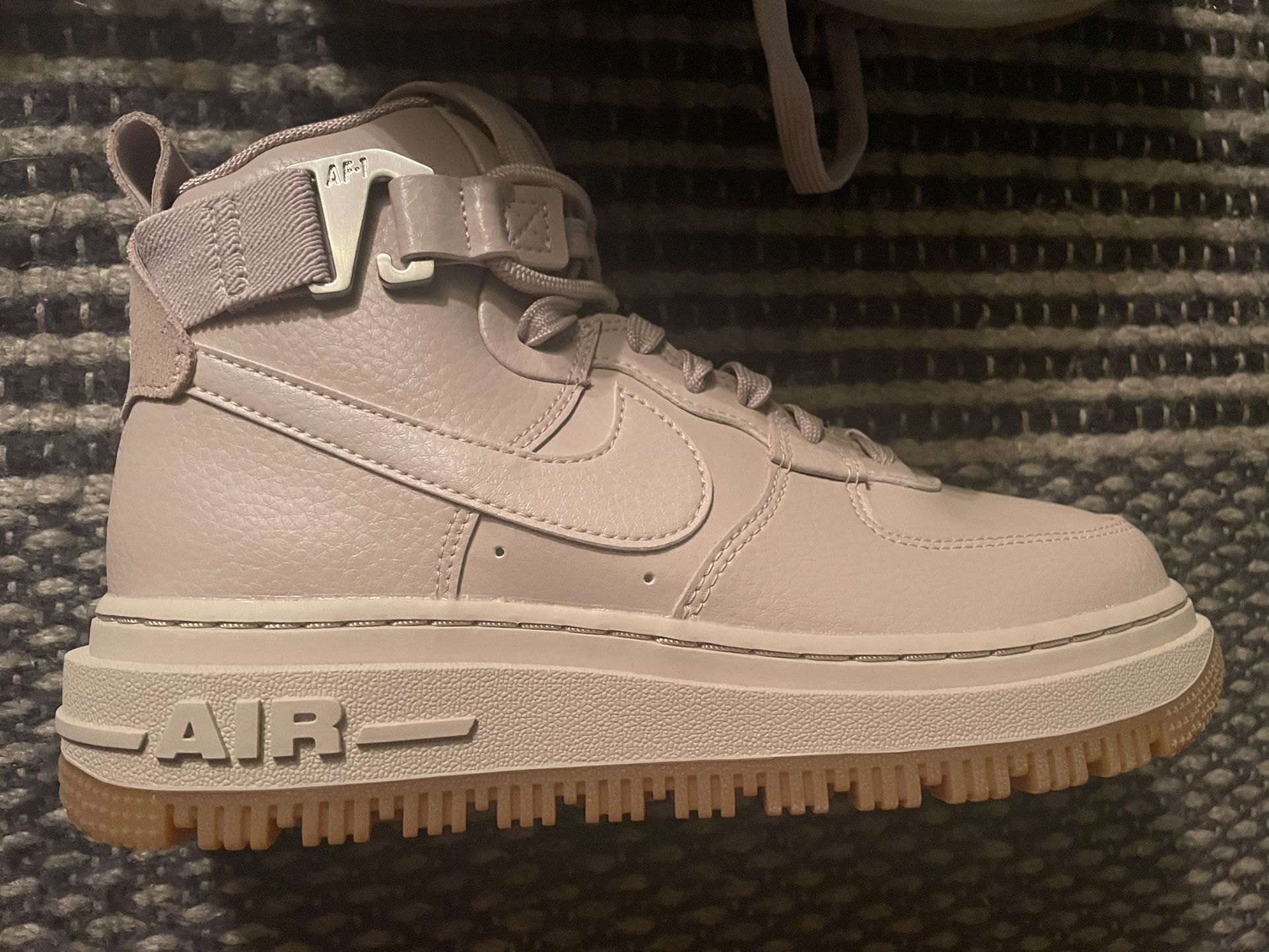 Nike Air Force 1 High Utility 2.0 Pink Oxford (New)