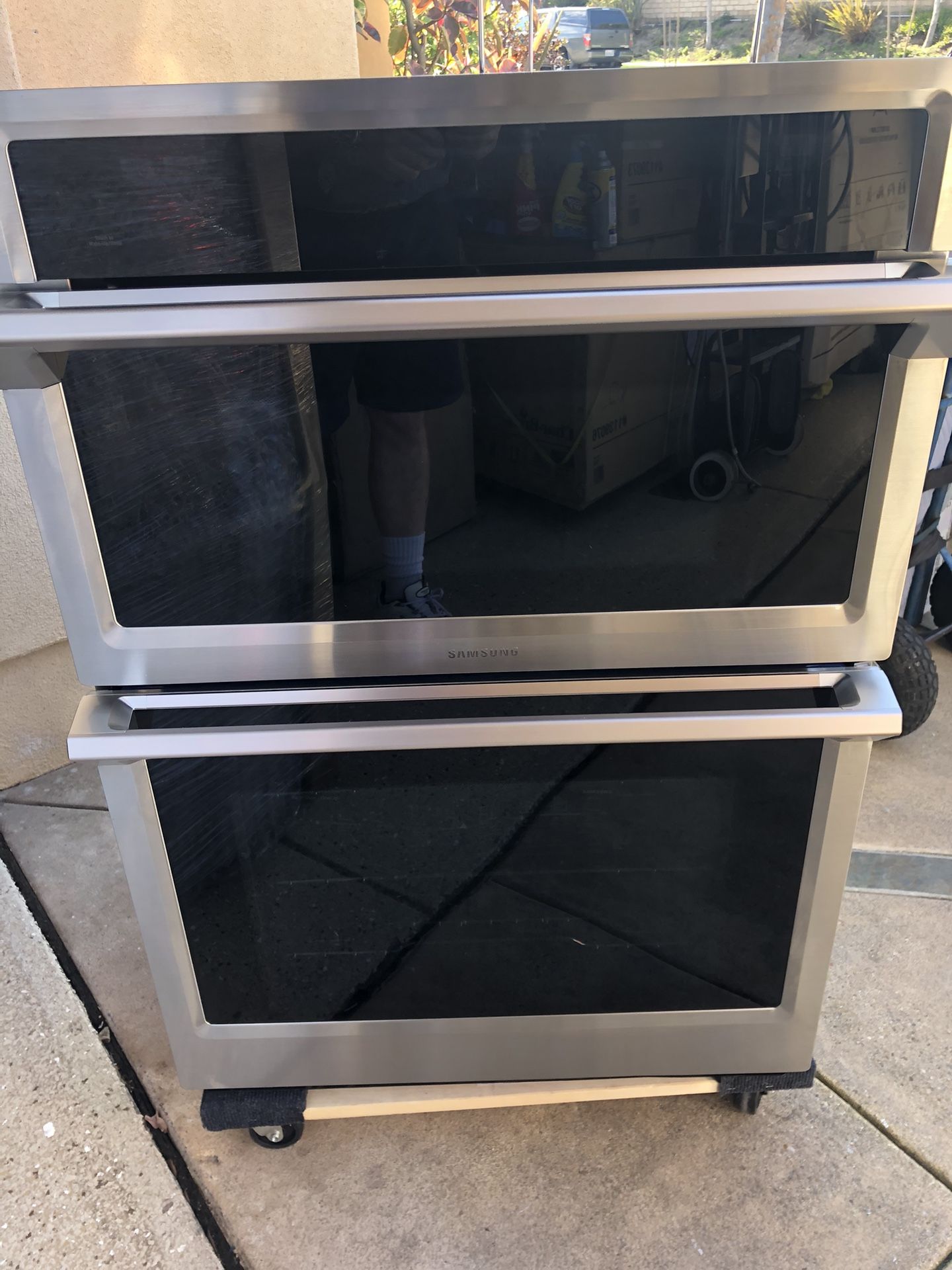NEW SAMSUNG 30” CONVECTION OVEN MICROWAVE COMBO WITH 3 YEAR EXTENDED WARRANTY FULLY TRANSFERABLE 2/24/24