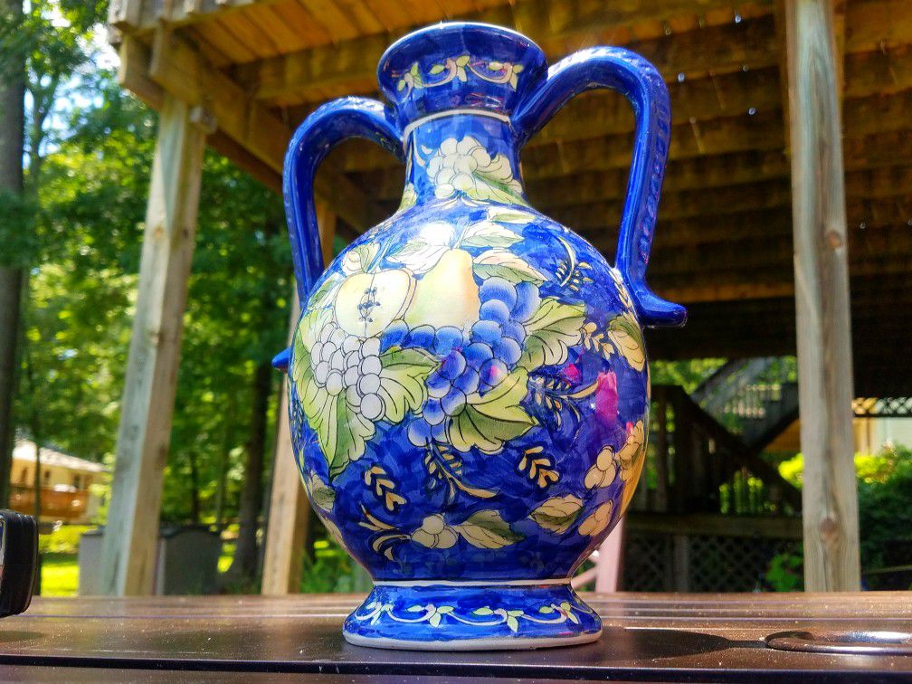 Elegant Royal Blue Vintage Flower Pottery Vase