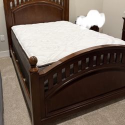 FULL Poster Bed Frame/Box Spring/Mattress