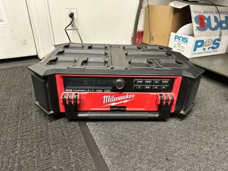 M18 Lithium-Ion Cordless PACKOUT Radio/Speaker with Built-In Charger