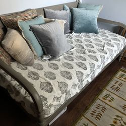 Daybed With Mattress