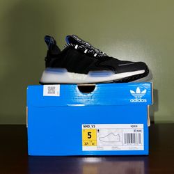 Adidas NMD V3  Size 5