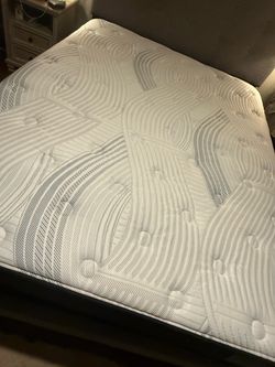 White Quilted Pillow Top Mattress