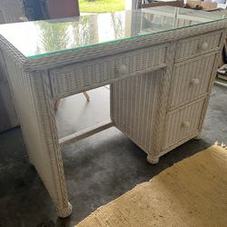 Wicker Desk and Chair (Price Negotiable 🙂) 