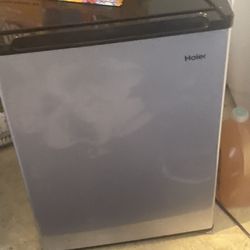 Used Mini Fridge Works Great 