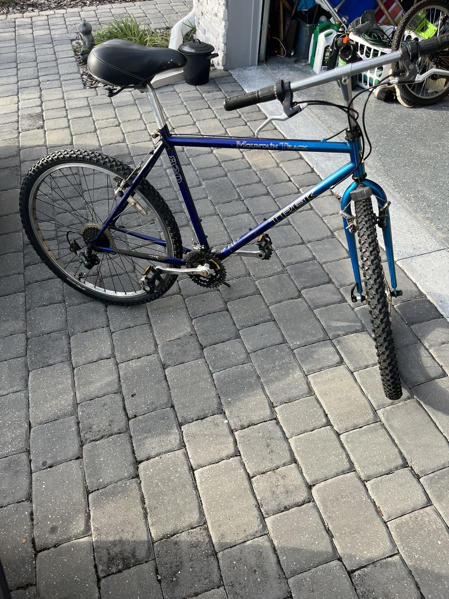 Trek 820 mountain bike NEEDS Chain