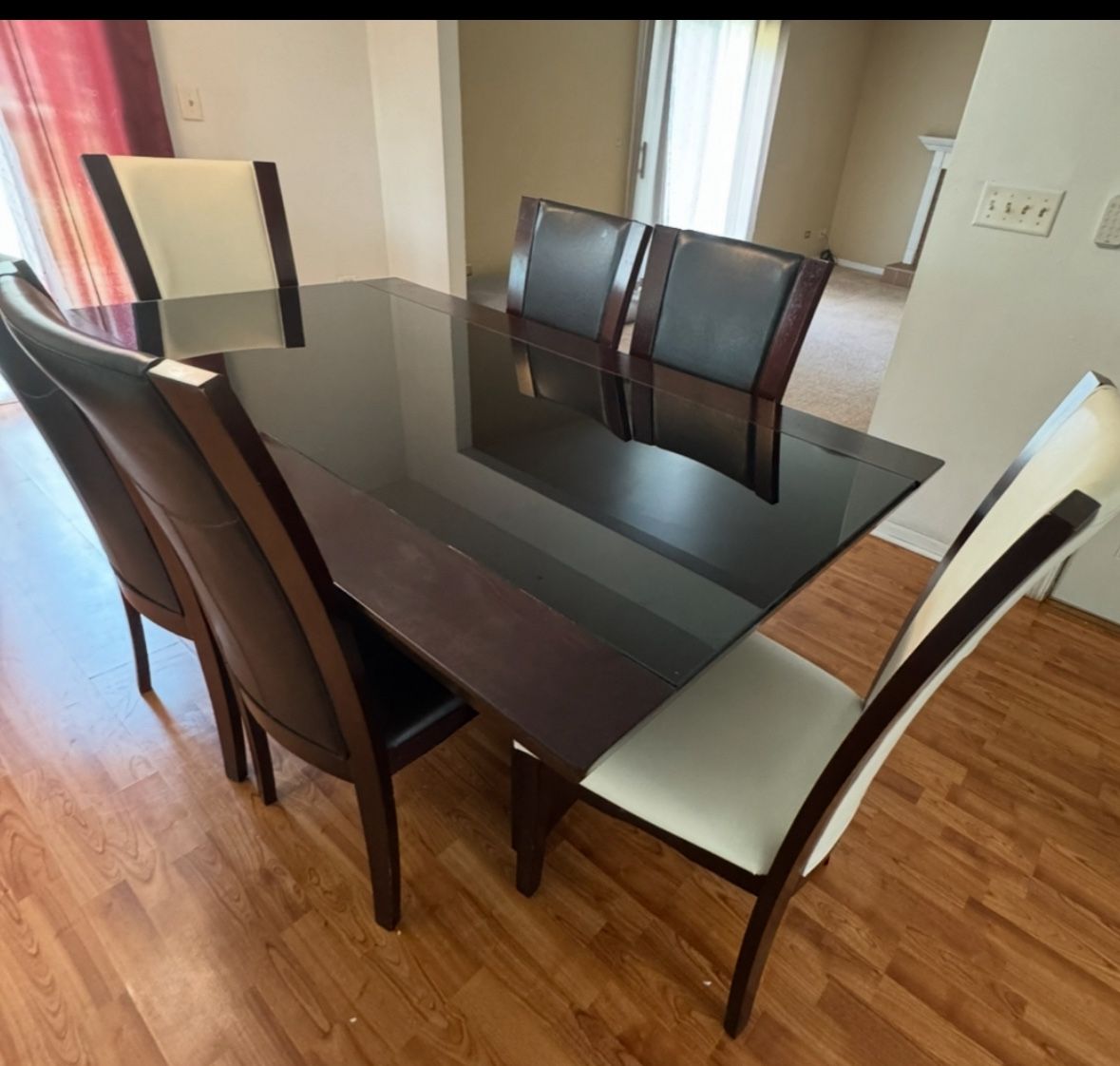 Dining Room table With 6 Chairs