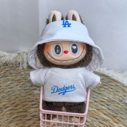 DIY labubu dolls for each team