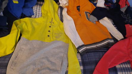 Boys size 6/7 sweaters/jacket