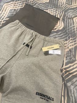 gray essential shorts size Xlarge mens